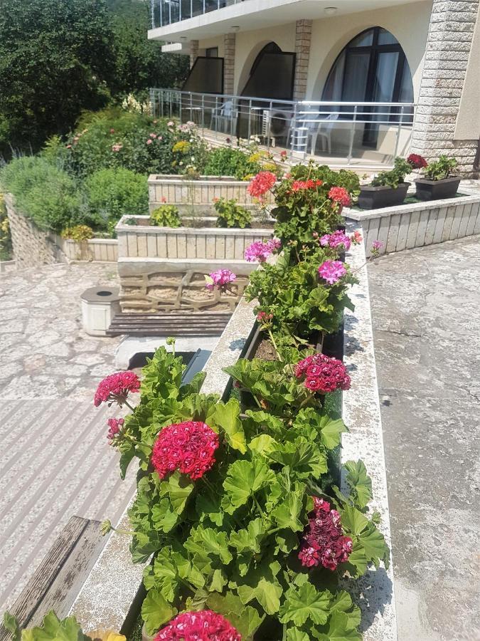 Family Hotel Venera Kavarna Extérieur photo