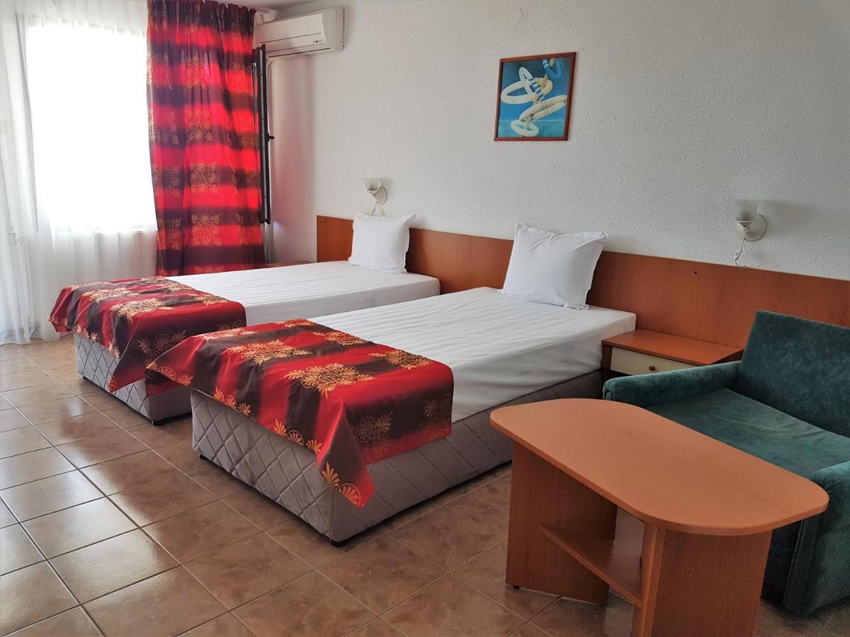 Family Hotel Venera Kavarna Extérieur photo
