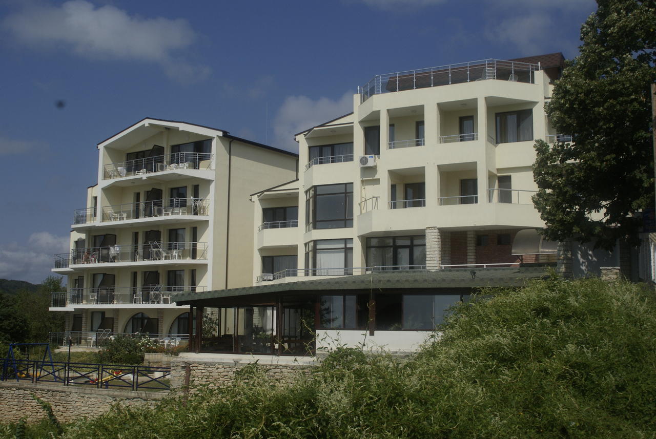 Family Hotel Venera Kavarna Extérieur photo